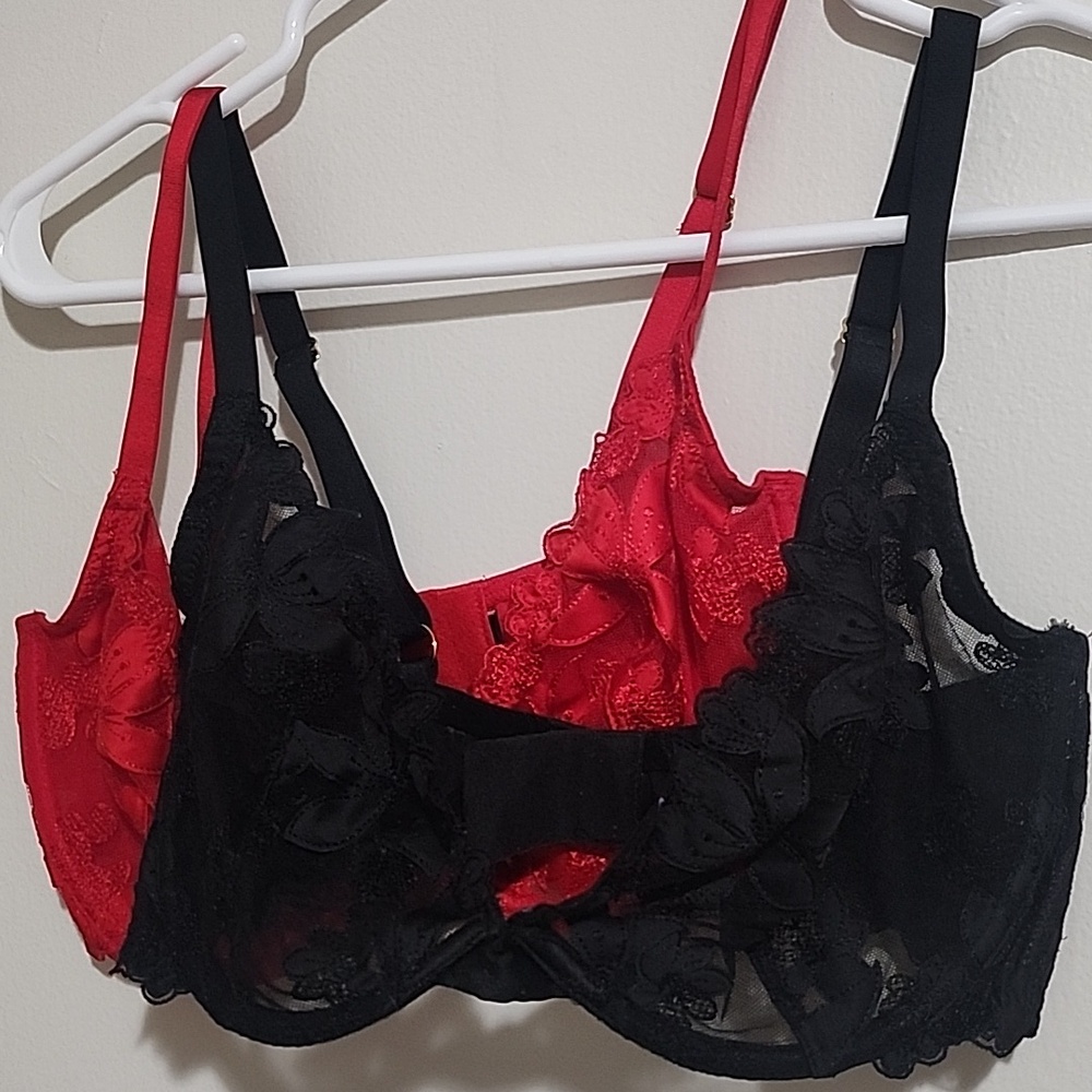 Victoria's Secret Floral Lace Bra (Set Of 2)